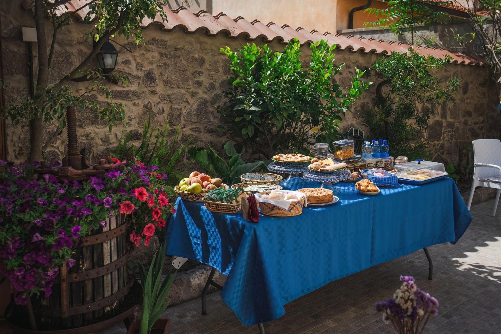 B&B L'Albero Dei Limoni Portoscuso Ngoại thất bức ảnh